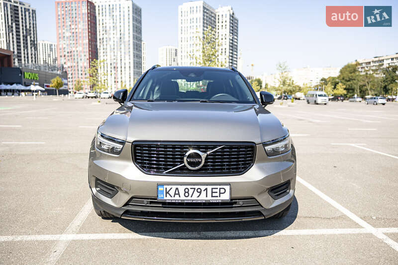 Позашляховик / Кросовер Volvo XC40 2021 в Києві