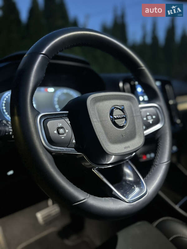 Позашляховик / Кросовер Volvo XC40 2021 в Києві