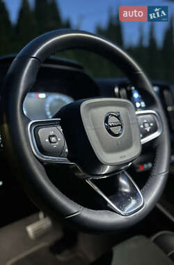 Внедорожник / Кроссовер Volvo XC40 2021 в 