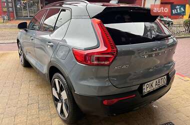 Внедорожник / Кроссовер Volvo XC40 2023 в 