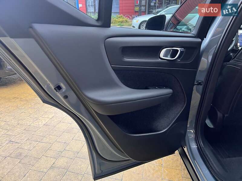 Внедорожник / Кроссовер Volvo XC40 2023 в Львове фото 30 Внедорожник / Кроссовер Volvo XC40 2023 в Львове
