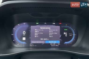 Внедорожник / Кроссовер Volvo XC40 2021 в 