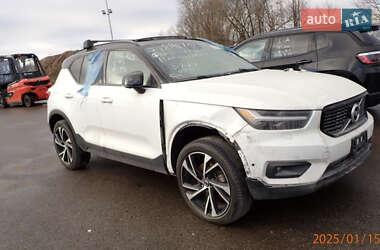 Позашляховик / Кросовер Volvo XC40 2022 в Львові