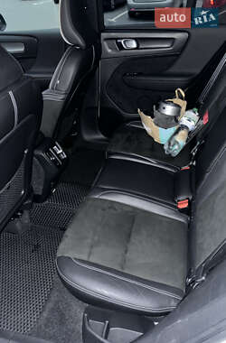 Внедорожник / Кроссовер Volvo XC40 2019 в 