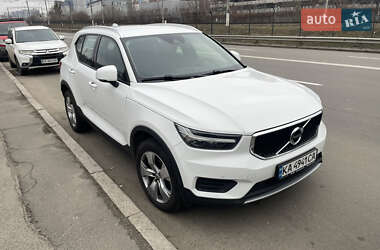 Внедорожник / Кроссовер Volvo XC40 2021 в Киеве