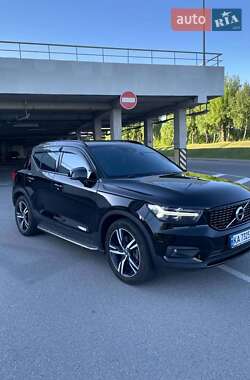 Позашляховик / Кросовер Volvo XC40 2018 в Львові