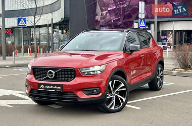 Внедорожник / Кроссовер Volvo XC40 2022 в Киеве