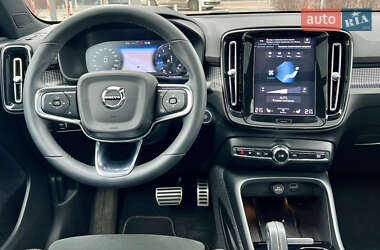 Внедорожник / Кроссовер Volvo XC40 2022 в Киеве