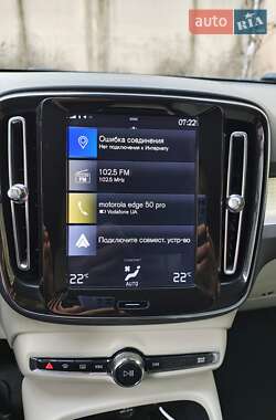 Внедорожник / Кроссовер Volvo XC40 2019 в 