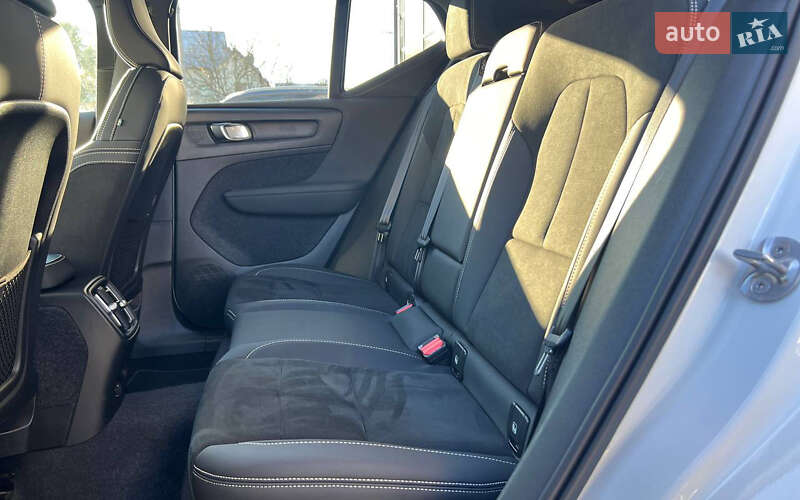 Позашляховик / Кросовер Volvo XC40 2022 в Івано-Франківську