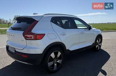 Внедорожник / Кроссовер Volvo XC40 2020 в 
