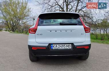 Внедорожник / Кроссовер Volvo XC40 2023 в 