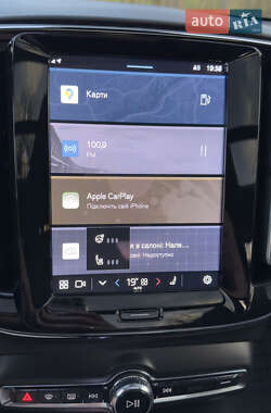 Внедорожник / Кроссовер Volvo XC40 2023 в 