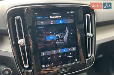 Внедорожник / Кроссовер Volvo XC40 2023 в 