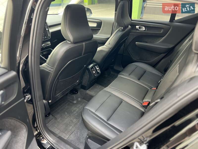 Позашляховик / Кросовер Volvo XC40 2023 в Києві