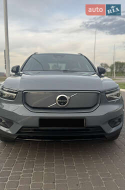 Позашляховик / Кросовер Volvo XC40 2021 в 