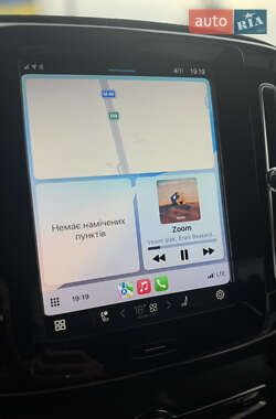 Позашляховик / Кросовер Volvo XC40 2021 в 
