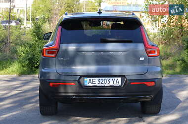 Внедорожник / Кроссовер Volvo XC40 2021 в 