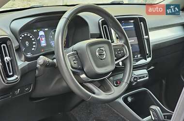 Внедорожник / Кроссовер Volvo XC40 2021 в 