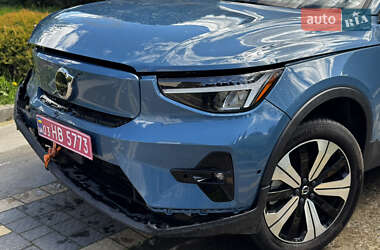 Позашляховик / Кросовер Volvo XC40 2023 в 