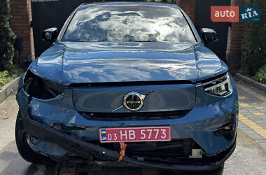 Позашляховик / Кросовер Volvo XC40 2023 в 