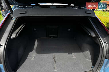 Позашляховик / Кросовер Volvo XC40 2023 в 