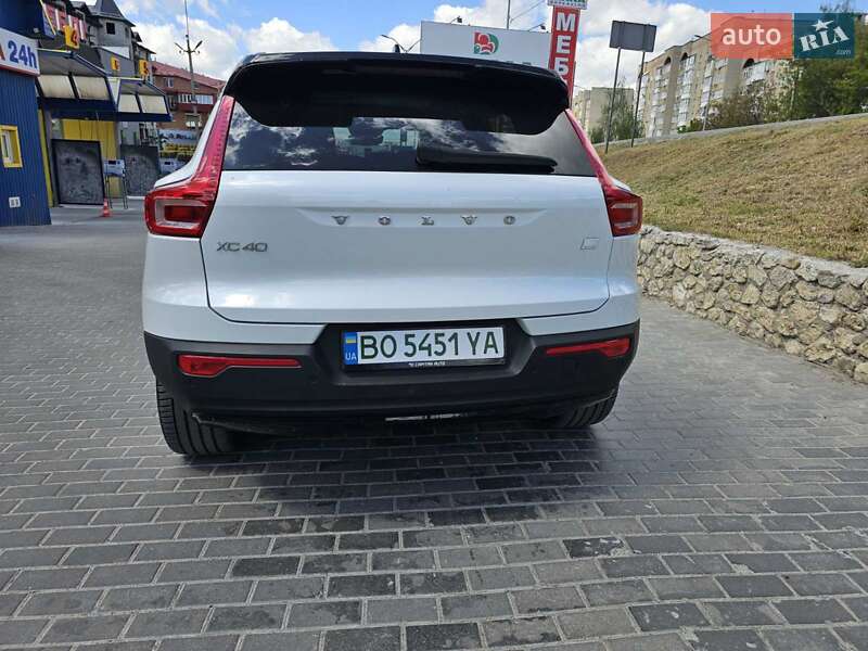 Внедорожник / Кроссовер Volvo XC40 2021 в Тернополе