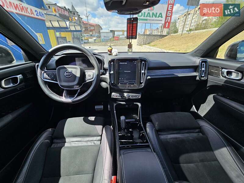 Внедорожник / Кроссовер Volvo XC40 2021 в Тернополе