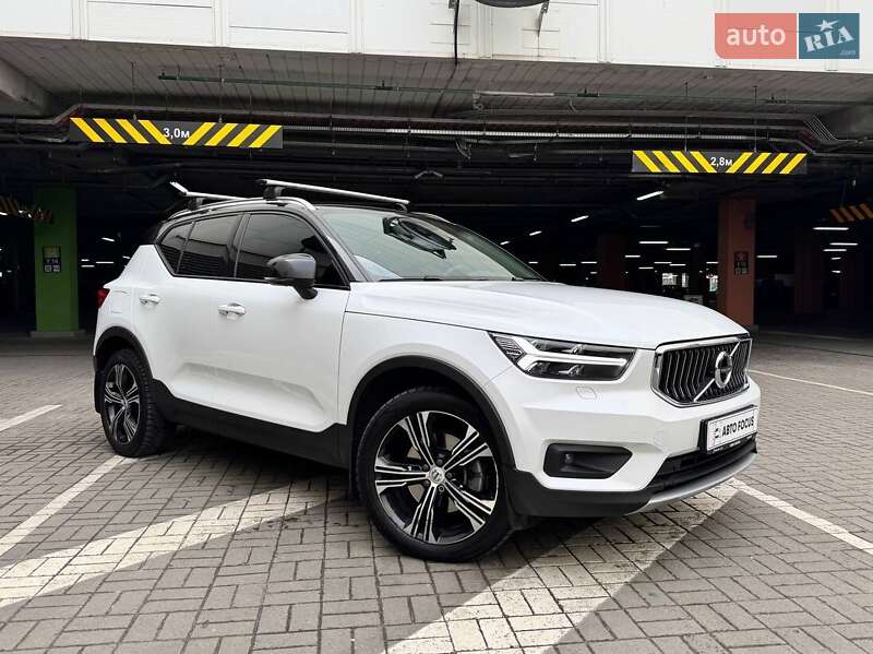 Внедорожник / Кроссовер Volvo XC40 2018 в 