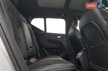 Позашляховик / Кросовер Volvo XC40 2021 в 