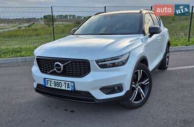 Позашляховик / Кросовер Volvo XC40 2021 в 