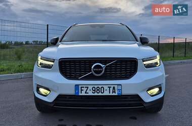 Позашляховик / Кросовер Volvo XC40 2021 в 