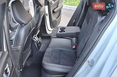Позашляховик / Кросовер Volvo XC40 2021 в 