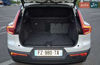 Позашляховик / Кросовер Volvo XC40 2021 в 