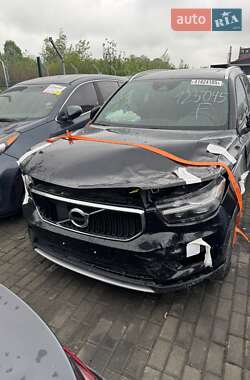 Внедорожник / Кроссовер Volvo XC40 2019 в Львове