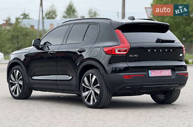 Позашляховик / Кросовер Volvo XC40 2020 в 