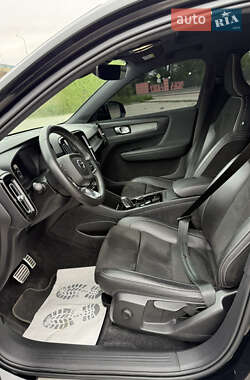 Позашляховик / Кросовер Volvo XC40 2020 в 