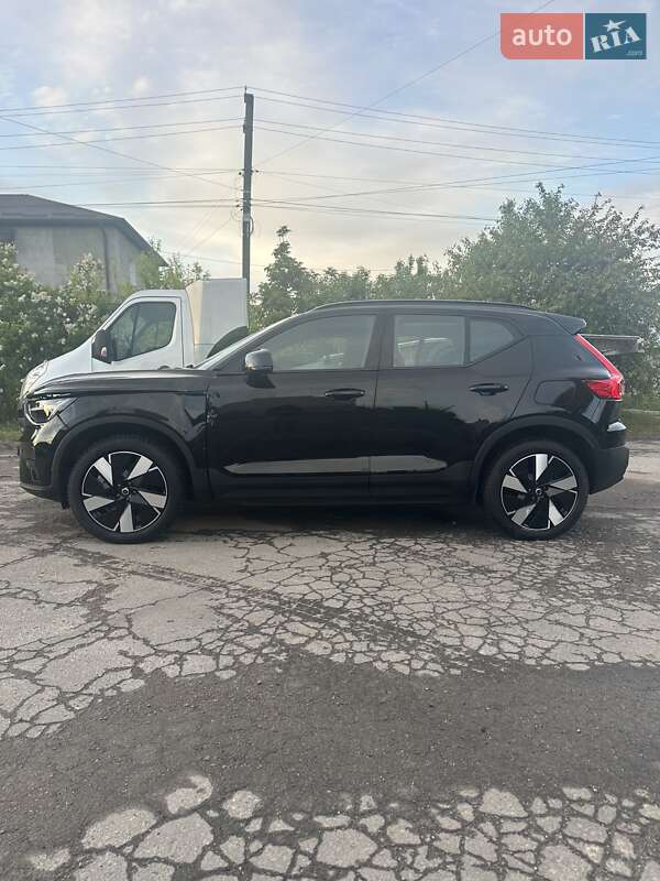 Внедорожник / Кроссовер Volvo XC40 2023 в Ровно