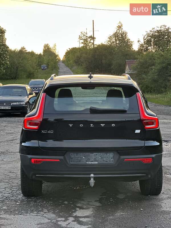 Внедорожник / Кроссовер Volvo XC40 2023 в Ровно