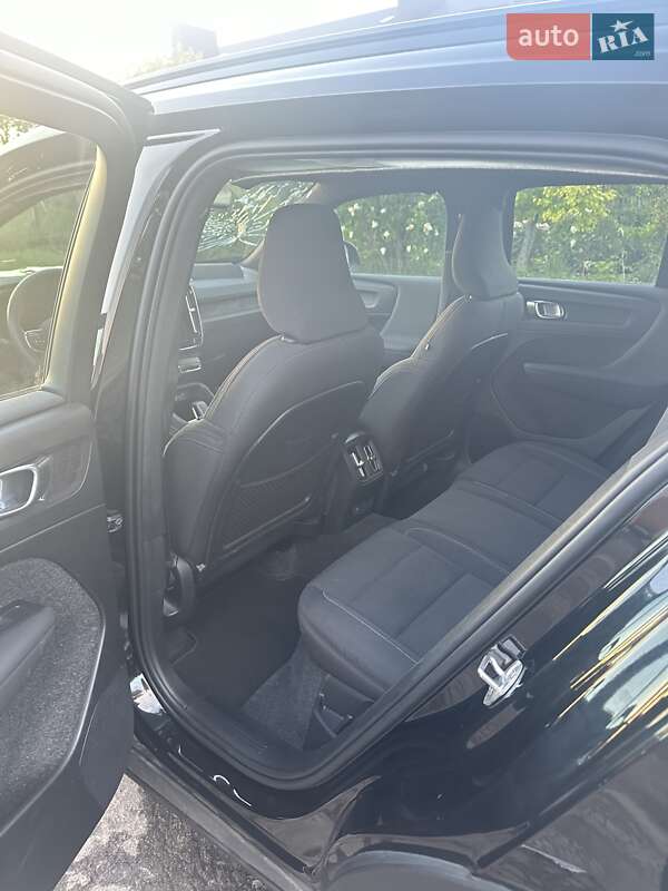 Внедорожник / Кроссовер Volvo XC40 2023 в Ровно