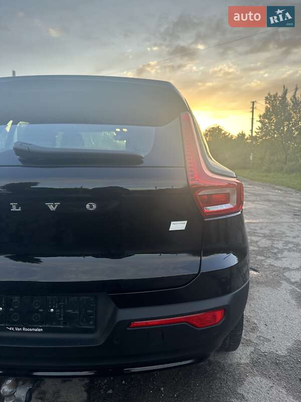 Внедорожник / Кроссовер Volvo XC40 2023 в Ровно