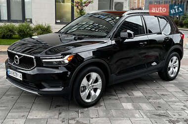 Внедорожник / Кроссовер Volvo XC40 2022 в 