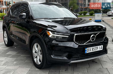 Внедорожник / Кроссовер Volvo XC40 2022 в Киеве