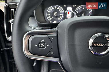 Внедорожник / Кроссовер Volvo XC40 2022 в 