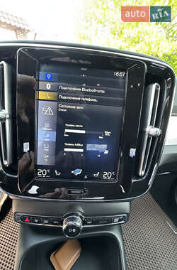 Внедорожник / Кроссовер Volvo XC40 2019 в 