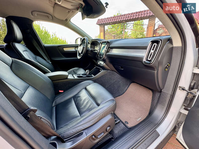 Внедорожник / Кроссовер Volvo XC40 2019 в Сумах