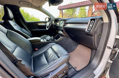 Внедорожник / Кроссовер Volvo XC40 2019 в 