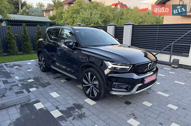 Позашляховик / Кросовер Volvo XC40 2021 в 