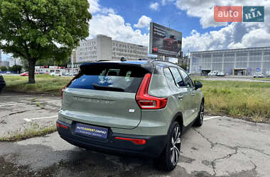 Внедорожник / Кроссовер Volvo XC40 2021 в 
