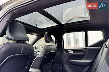 Внедорожник / Кроссовер Volvo XC40 2021 в 